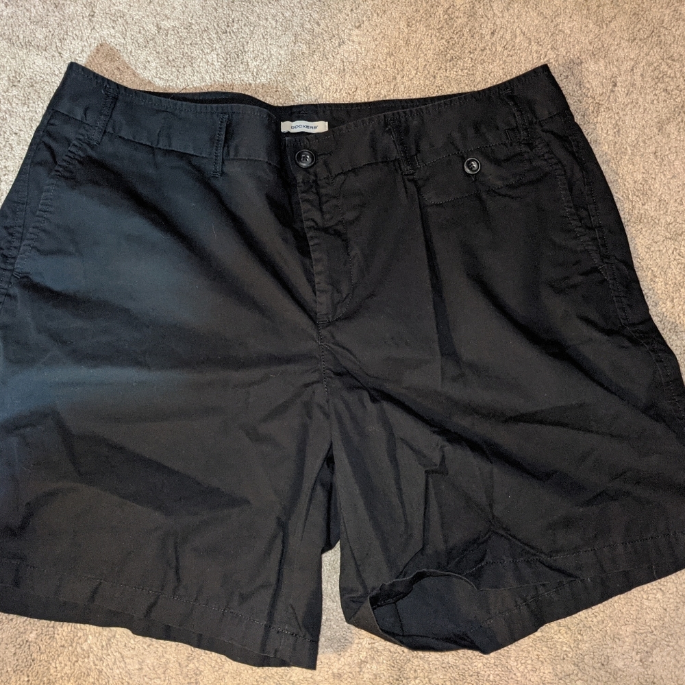 Ladies 6.5" Dockers Black 100% Cotton Shorts Size 16